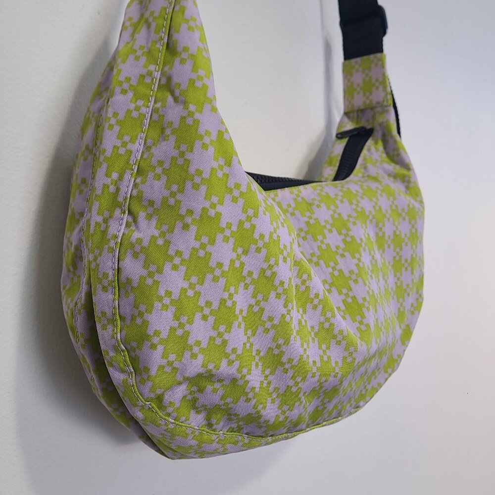 Baggu Medium Crescent Shoulder Crossbody Bag Pistachio Pixel - Picture 8 of 9